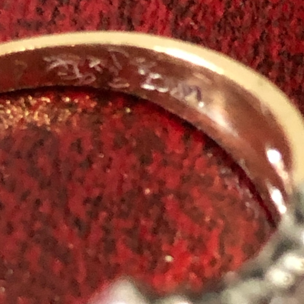DONATED-14K Yellow Gold and  3 Rows of diamonds. - Picture 7 of 7